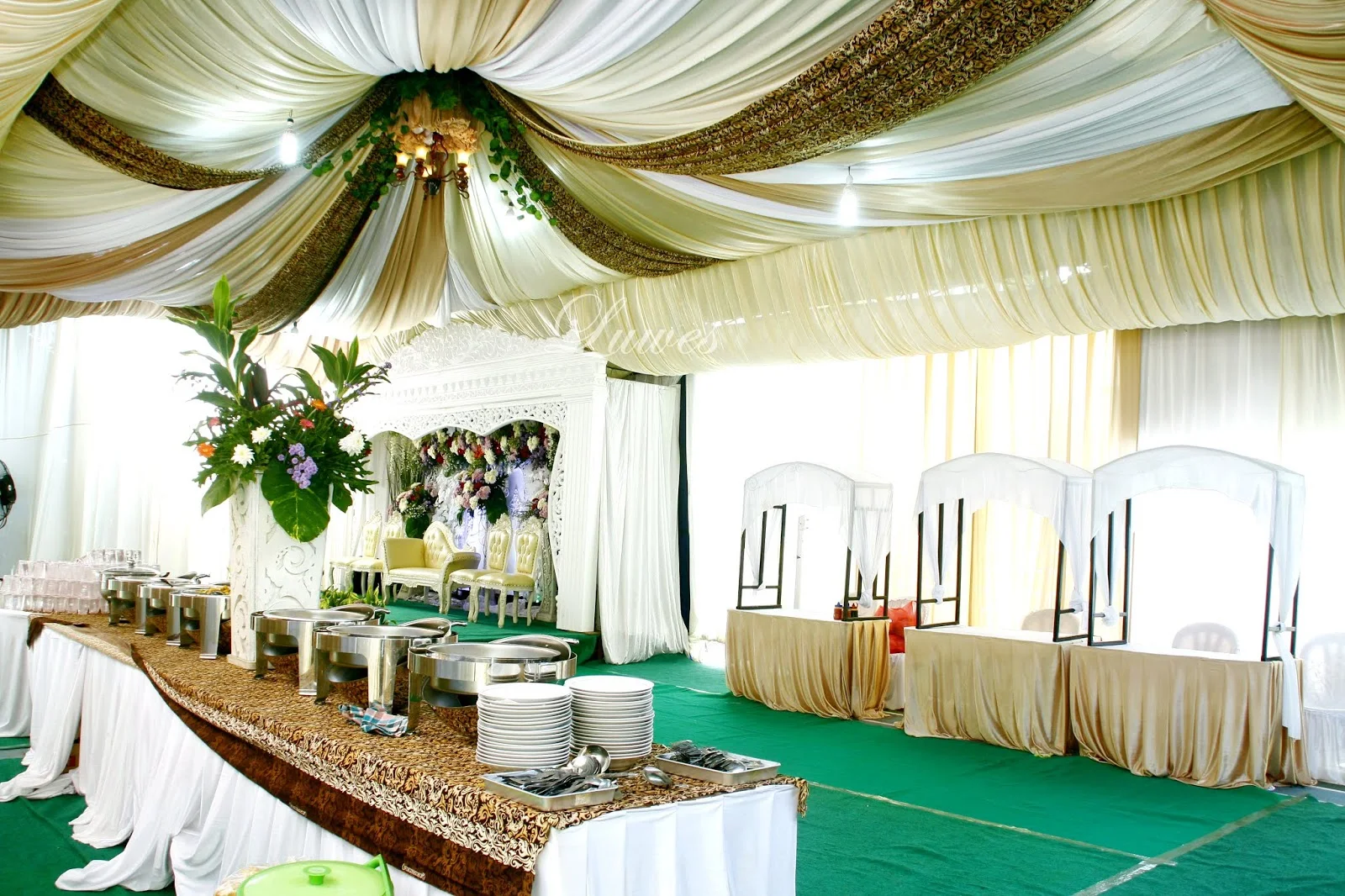 Dekorasi Pernikahan Rumah Paket dekorasi pernikahan untuk resepsi di rumah