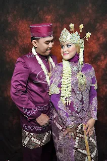 Pernikahan dengan konsep adat sunda siger jilbab