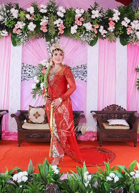 Rias pengantin jawa modern dengan paes dan kebaya